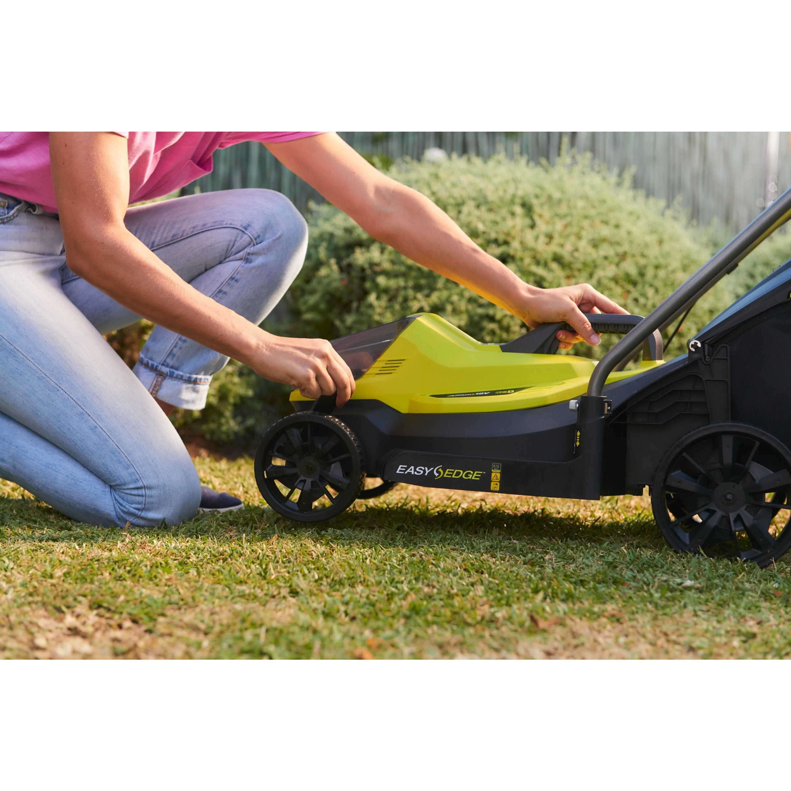 ONE+™ 18V Accu 33 cm Grasmaaier & 25 cm Grastrimmer kit (incl. 1x 4,0 Ah accu & lader)