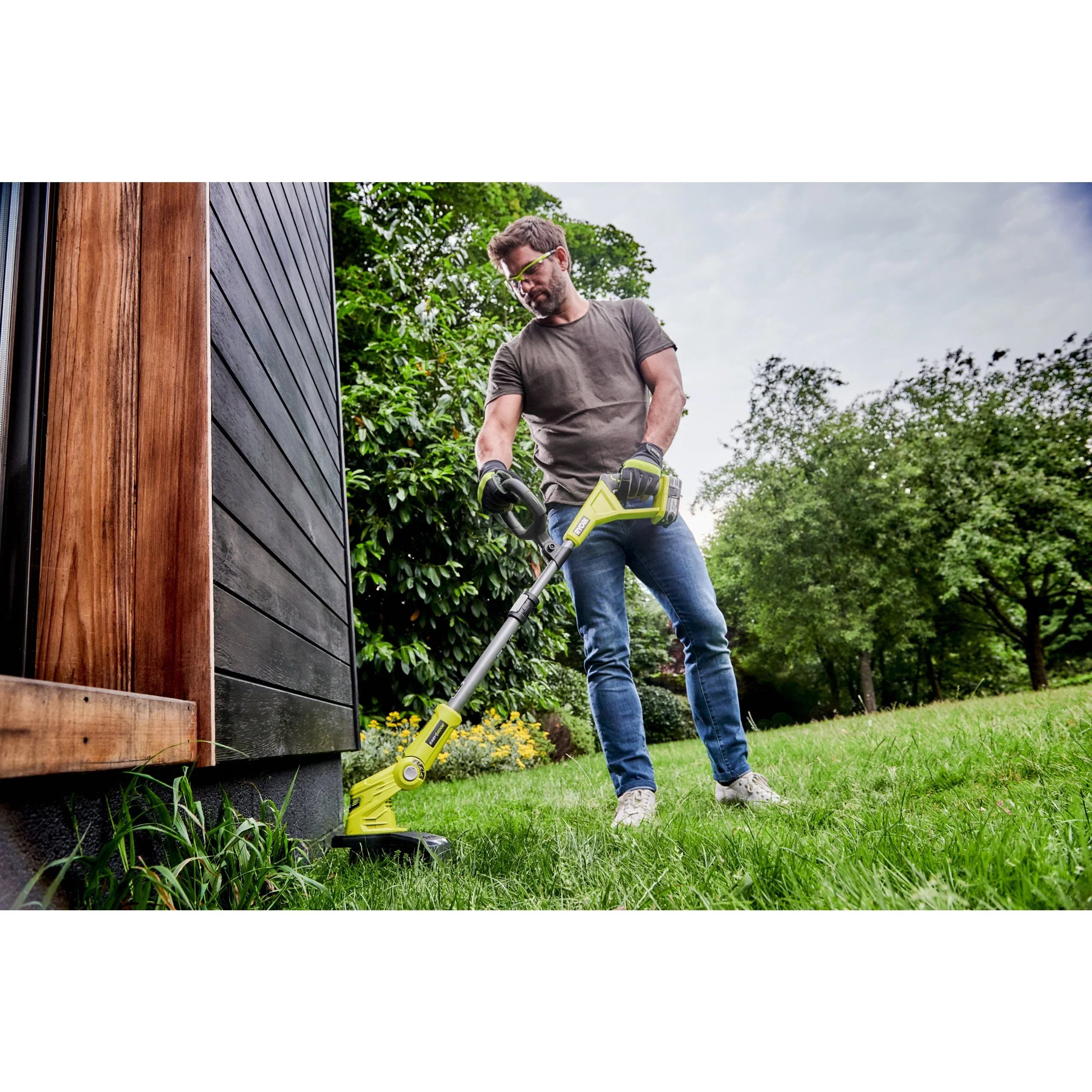 RYOBI ONE+ 18V Cordless 22" Hedge Trimmer and 30cm Grass Trimmer Combo Kit (includes 1x 2.0Ah battery and charger)